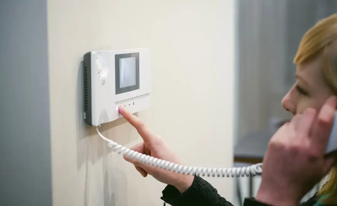 Los beneficios de un sistema de interfonía en un edificio de apartamentos